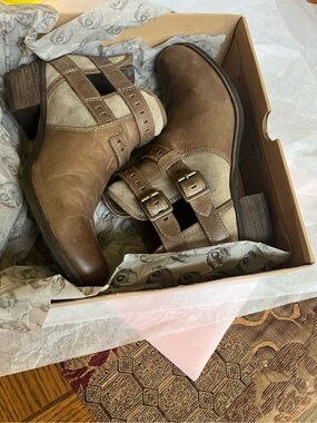 UGG Patsy Boots 11